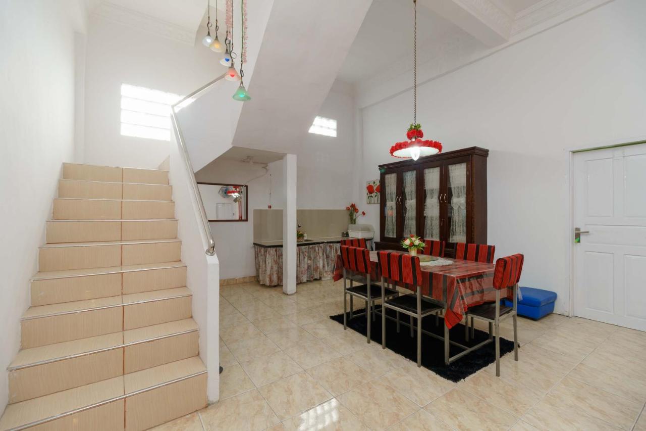 RedDoorz Syariah near Museum Tsunami Aceh 2 Geutieue Exterior foto